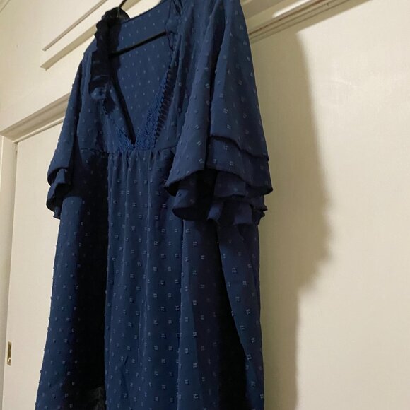 Shein Curve, navy eyelet, short, double fluff sleeve blouse, size 5X - Picture 5 of 11